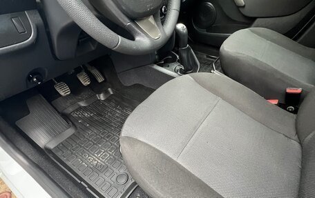 Renault Logan II, 2015 год, 700 000 рублей, 13 фотография