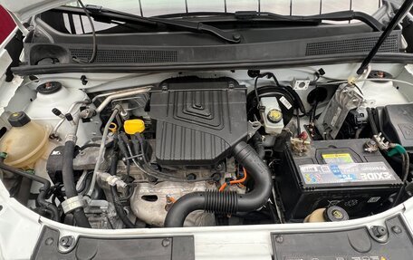 Renault Logan II, 2015 год, 700 000 рублей, 17 фотография