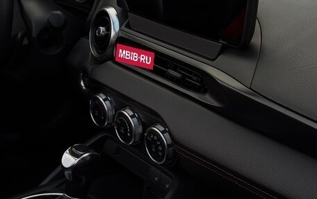 Fiat 124 Spider I, 2017 год, 2 650 000 рублей, 6 фотография