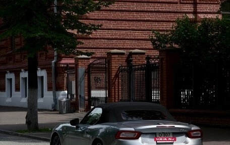 Fiat 124 Spider I, 2017 год, 2 650 000 рублей, 2 фотография