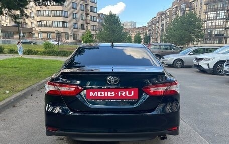 Toyota Camry, 2020 год, 3 200 000 рублей, 4 фотография