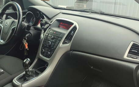 Opel Astra J, 2011 год, 605 000 рублей, 9 фотография