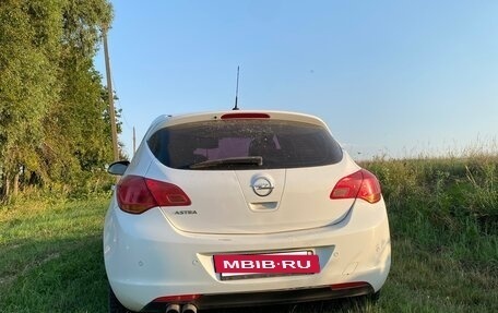 Opel Astra J, 2011 год, 380 000 рублей, 3 фотография