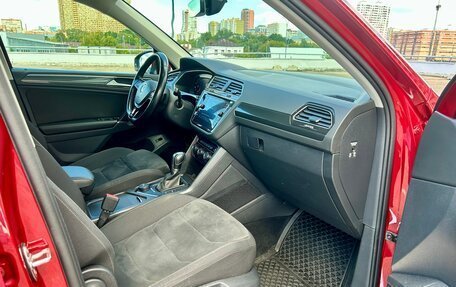 Volkswagen Tiguan II, 2018 год, 2 150 000 рублей, 14 фотография