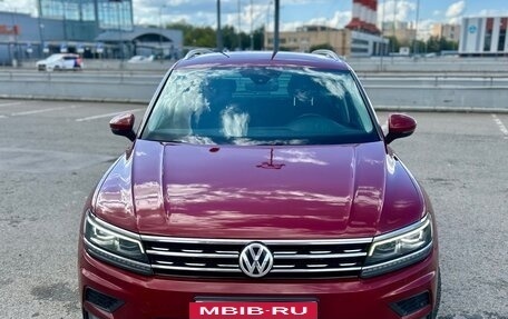 Volkswagen Tiguan II, 2018 год, 2 150 000 рублей, 2 фотография