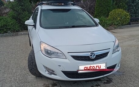 Opel Astra J, 2011 год, 680 000 рублей, 2 фотография