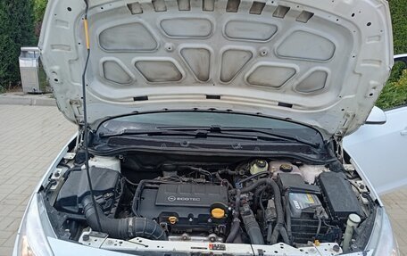Opel Astra J, 2011 год, 680 000 рублей, 29 фотография