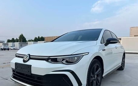 Volkswagen Golf VIII, 2023 год, 1 550 001 рублей, 1 фотография