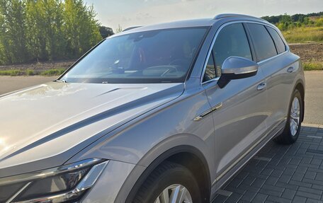 Volkswagen Touareg III, 2018 год, 4 090 000 рублей, 1 фотография