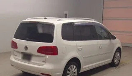 Volkswagen Touran III, 2012 год, 687 511 рублей, 1 фотография