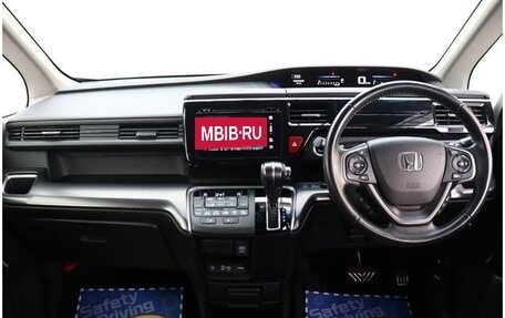 Honda Stepwgn IV, 2016 год, 1 490 000 рублей, 14 фотография