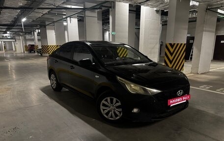 Hyundai Solaris II рестайлинг, 2021 год, 1 075 000 рублей, 3 фотография