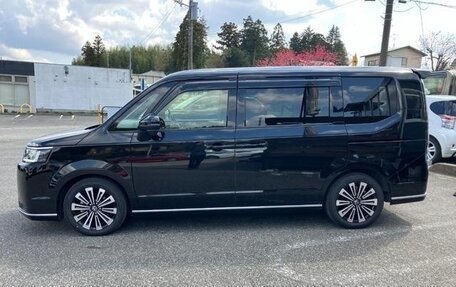 Honda Stepwgn, 2023 год, 1 850 001 рублей, 2 фотография
