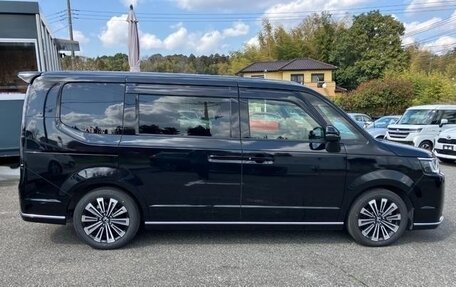 Honda Stepwgn, 2023 год, 1 850 001 рублей, 4 фотография