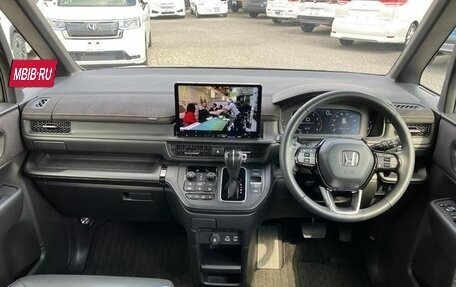 Honda Stepwgn, 2023 год, 1 850 001 рублей, 7 фотография