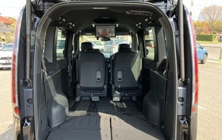 Honda Stepwgn, 2023 год, 1 850 001 рублей, 22 фотография