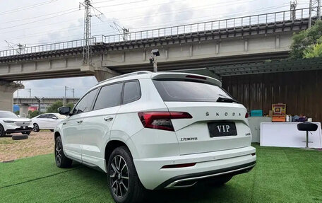 Skoda Karoq I, 2023 год, 2 250 000 рублей, 4 фотография