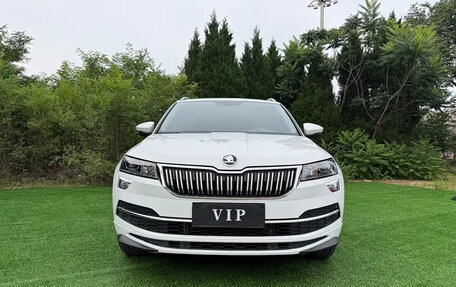 Skoda Karoq I, 2023 год, 2 250 000 рублей, 2 фотография
