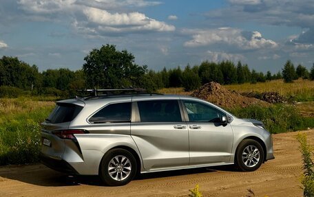 Toyota Sienna, 2021 год, 4 500 000 рублей, 6 фотография