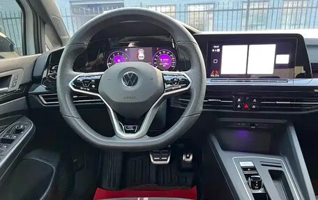 Volkswagen Golf VIII, 2023 год, 1 550 001 рублей, 9 фотография