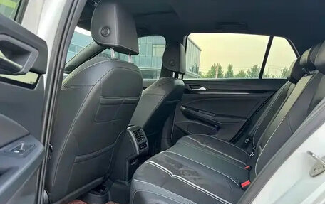 Volkswagen Golf VIII, 2023 год, 1 550 001 рублей, 14 фотография