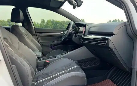 Volkswagen Golf VIII, 2023 год, 1 550 001 рублей, 13 фотография
