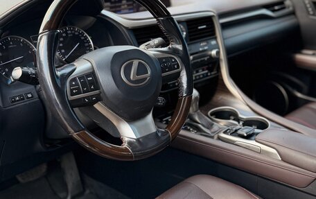 Lexus RX IV рестайлинг, 2016 год, 2 700 000 рублей, 13 фотография