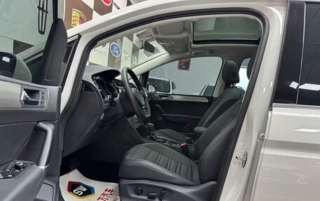 Volkswagen Touran III, 2022 год, 1 560 000 рублей, 9 фотография