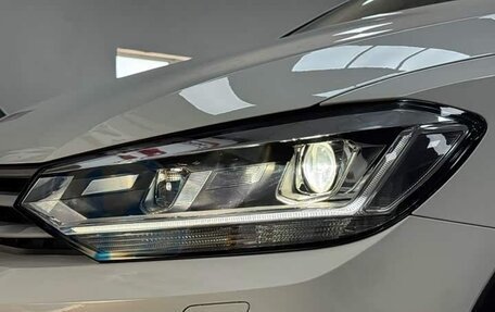 Volkswagen Touran III, 2022 год, 1 560 000 рублей, 7 фотография
