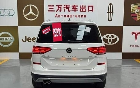 Volkswagen Touran III, 2022 год, 1 560 000 рублей, 5 фотография