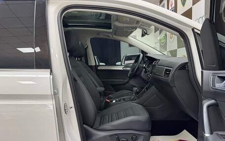 Volkswagen Touran III, 2022 год, 1 560 000 рублей, 15 фотография