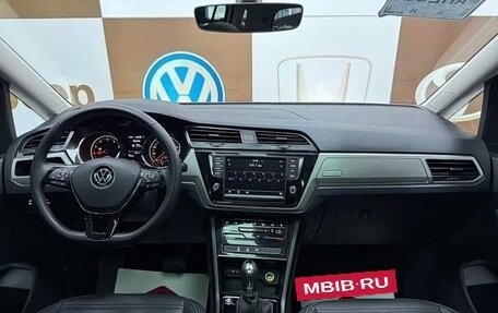 Volkswagen Touran III, 2022 год, 1 560 000 рублей, 13 фотография