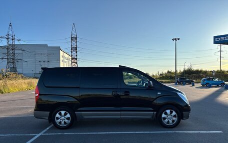 Hyundai Grand Starex Grand Starex I рестайлинг 2, 2011 год, 1 850 000 рублей, 4 фотография