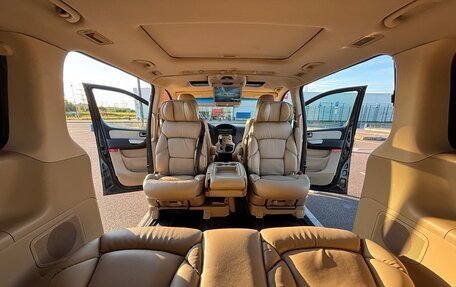 Hyundai Grand Starex Grand Starex I рестайлинг 2, 2011 год, 1 850 000 рублей, 13 фотография