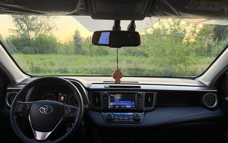 Toyota RAV4, 2017 год, 2 850 000 рублей, 8 фотография