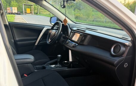 Toyota RAV4, 2017 год, 2 850 000 рублей, 7 фотография