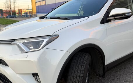 Toyota RAV4, 2017 год, 2 850 000 рублей, 12 фотография
