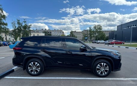 Toyota Highlander, 2022 год, 4 195 000 рублей, 3 фотография