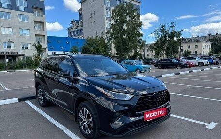 Toyota Highlander, 2022 год, 4 195 000 рублей, 2 фотография