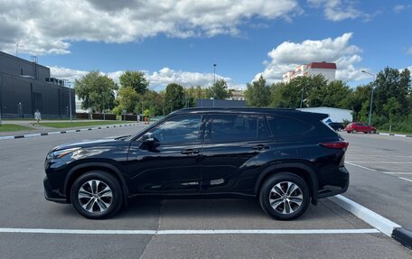 Toyota Highlander, 2022 год, 4 195 000 рублей, 6 фотография