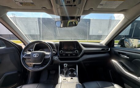 Toyota Highlander, 2022 год, 4 195 000 рублей, 12 фотография