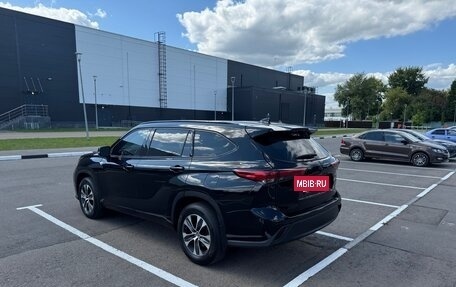 Toyota Highlander, 2022 год, 4 195 000 рублей, 5 фотография