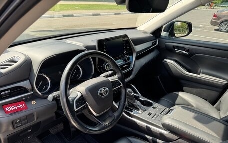 Toyota Highlander, 2022 год, 4 195 000 рублей, 10 фотография