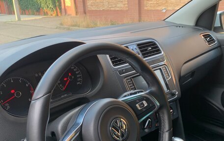 Volkswagen Polo VI (EU Market), 2018 год, 875 000 рублей, 6 фотография