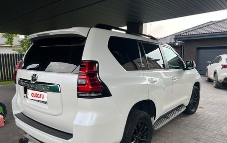 Toyota Land Cruiser Prado 150 рестайлинг 2, 2017 год, 4 500 000 рублей, 2 фотография