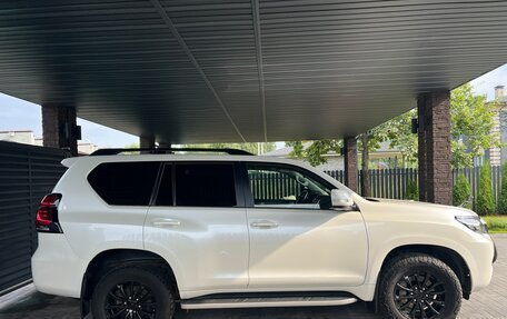 Toyota Land Cruiser Prado 150 рестайлинг 2, 2017 год, 4 500 000 рублей, 11 фотография