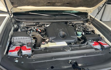 Toyota Land Cruiser Prado 150 рестайлинг 2, 2017 год, 4 500 000 рублей, 15 фотография