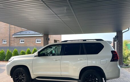 Toyota Land Cruiser Prado 150 рестайлинг 2, 2017 год, 4 500 000 рублей, 9 фотография