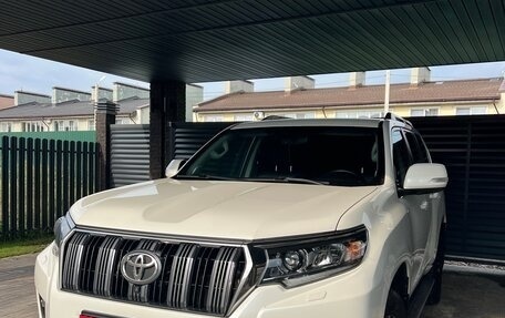 Toyota Land Cruiser Prado 150 рестайлинг 2, 2017 год, 4 500 000 рублей, 13 фотография