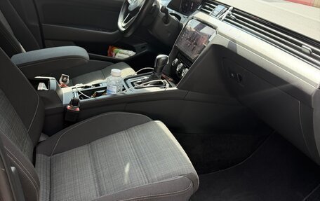 Volkswagen Passat B8 рестайлинг, 2020 год, 2 900 000 рублей, 12 фотография
